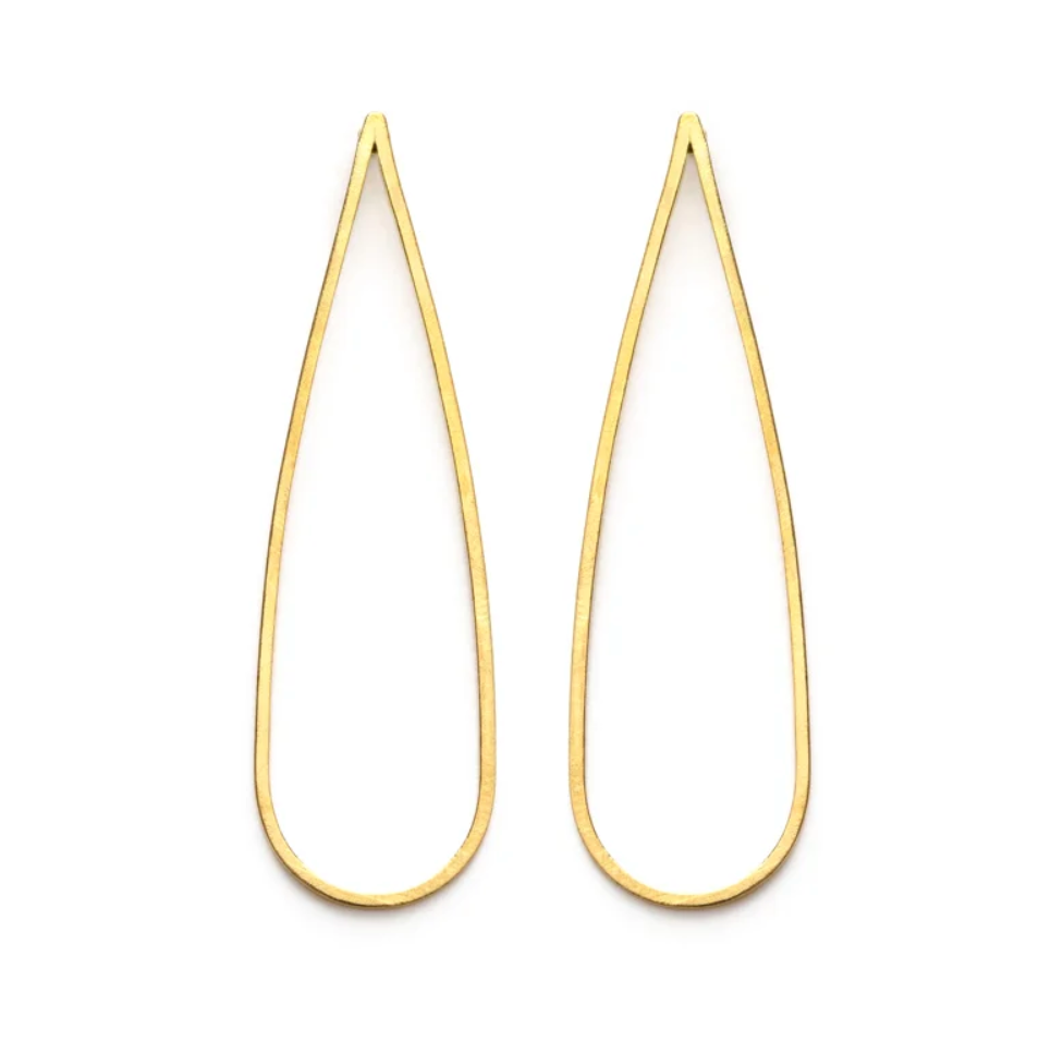 Teardrop stud earrings